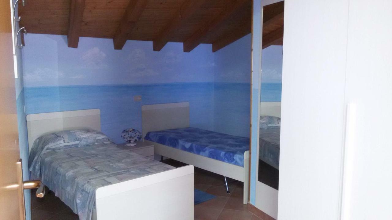 Mansarda Ariel Limone sul Garda Exterior foto